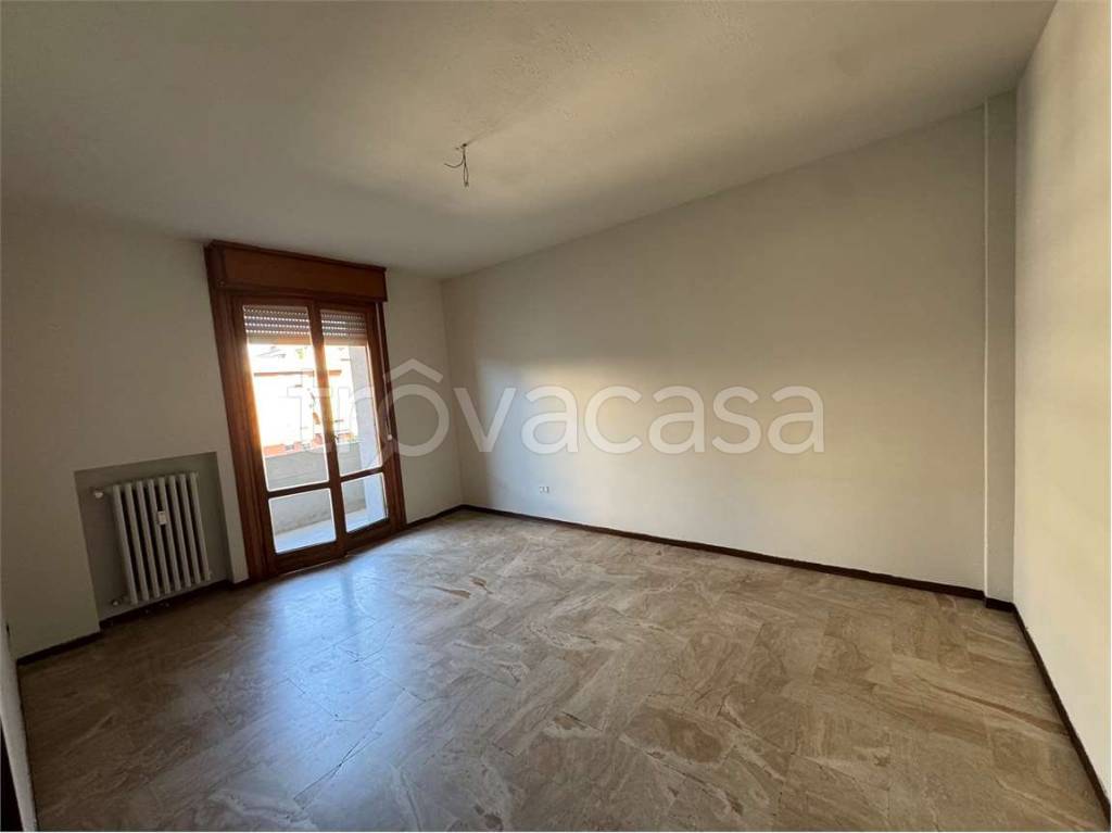 appartamento in vendita a Modena in zona Madonnina / Quattro Ville