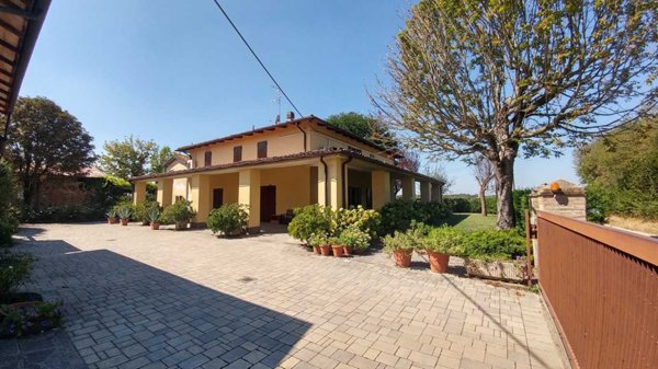 casa indipendente in vendita a Modena in zona Cittanova