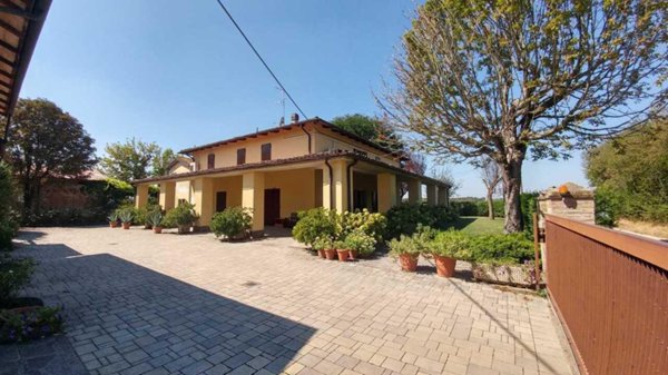 casa indipendente in vendita a Modena in zona Cittanova