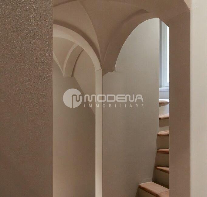 appartamento in vendita a Modena in zona Centro Storico