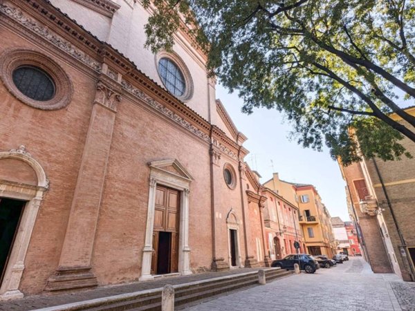 appartamento in vendita a Modena in zona Centro Storico