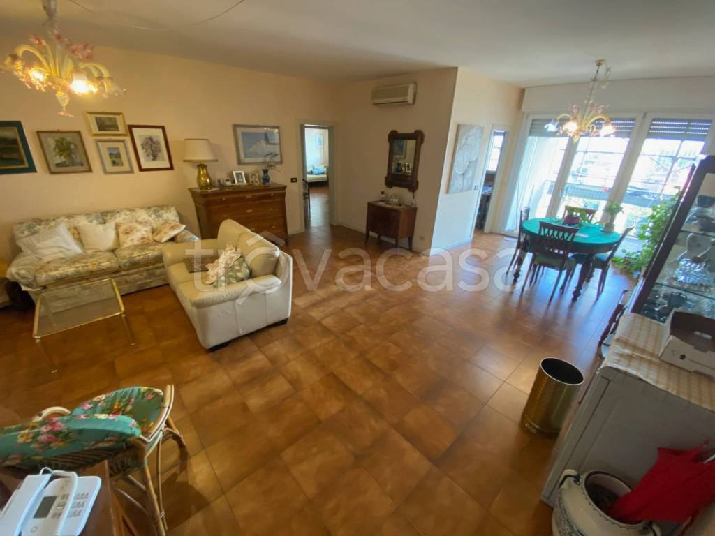 appartamento in vendita a Modena in zona Vaciglio