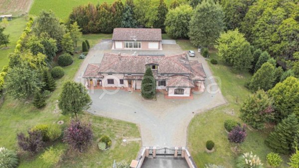 casa indipendente in vendita a Modena in zona Ganaceto