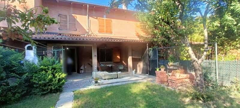 casa indipendente in vendita a Modena in zona Cittanova