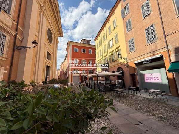 appartamento in vendita a Modena in zona Centro Storico
