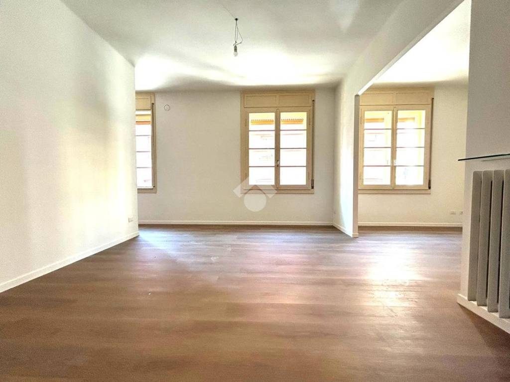 appartamento in vendita a Modena in zona Centro Storico