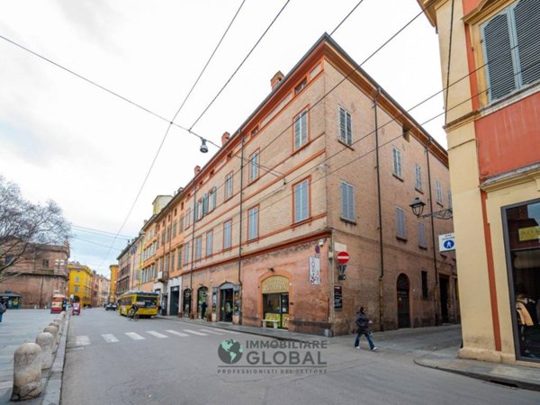 appartamento in vendita a Modena in zona Centro Storico
