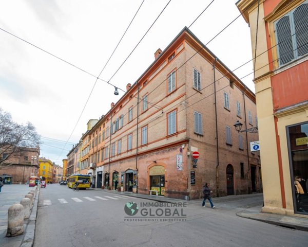 appartamento in vendita a Modena in zona Centro Storico