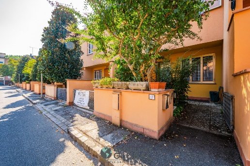 casa indipendente in vendita a Modena