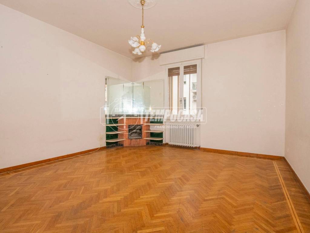 appartamento in vendita a Modena in zona Crocetta