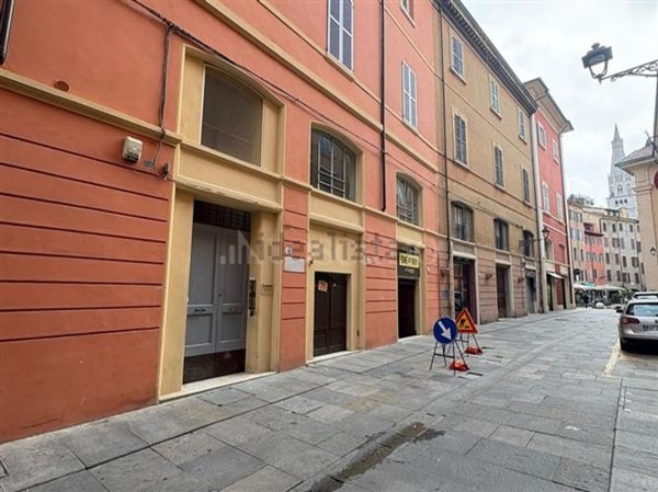 appartamento in vendita a Modena in zona Centro Storico