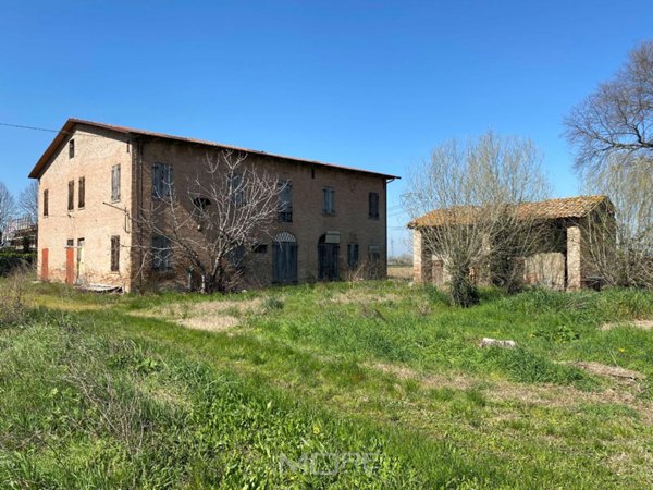 casale in vendita a Modena in zona Baggiovara