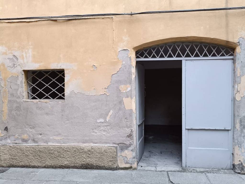 locale di sgombero in vendita a Modena in zona Centro Storico
