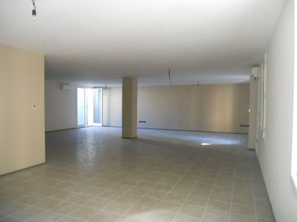 ufficio in vendita a Modena