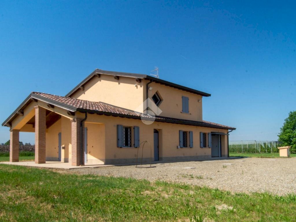 casa indipendente in vendita a Modena in zona Ganaceto