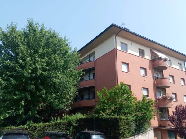 appartamento in vendita a Modena in zona Madonnina / Quattro Ville