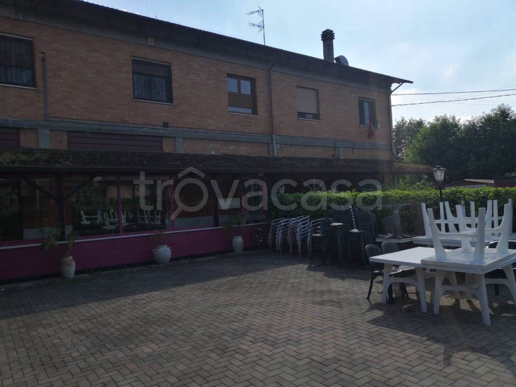 negozio in vendita a Modena in zona Madonnina / Quattro Ville