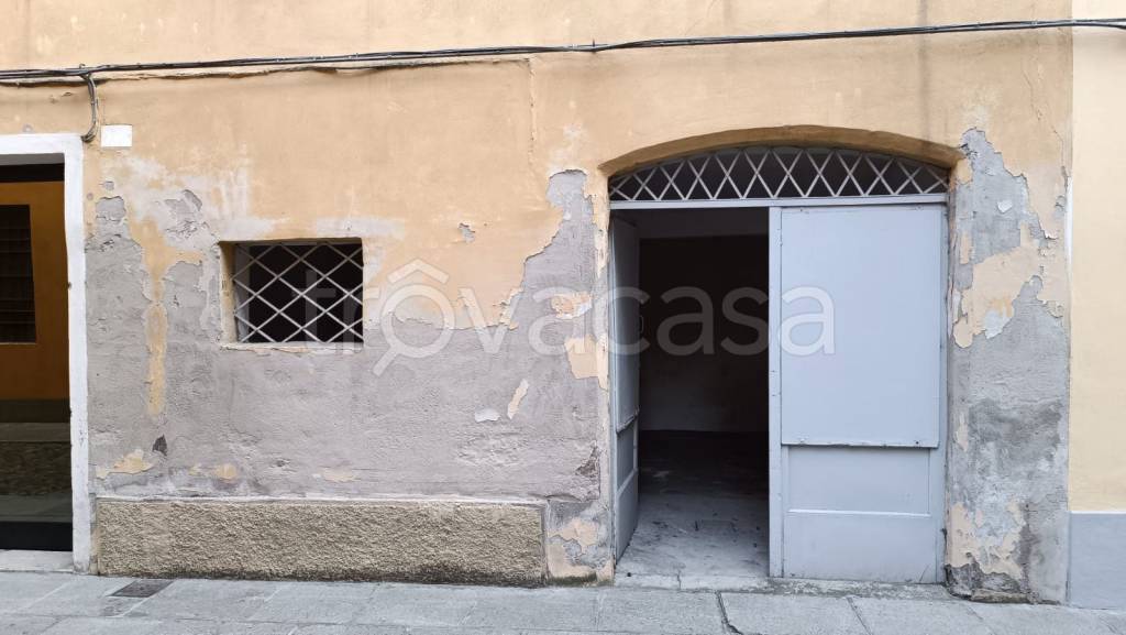 locale di sgombero in vendita a Modena in zona Centro Storico