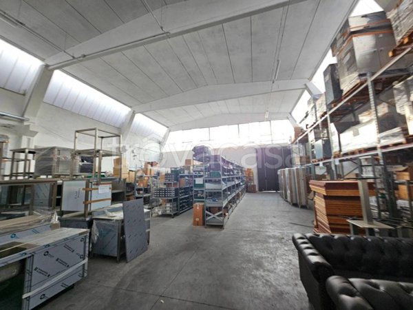 capannone in vendita a Modena in zona Crocetta