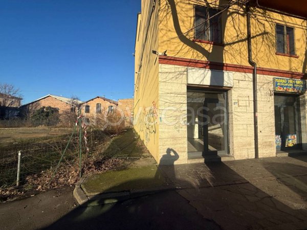 negozio in vendita a Modena in zona Madonnina / Quattro Ville