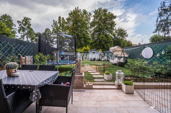 casa indipendente in vendita a Modena in zona San Damaso