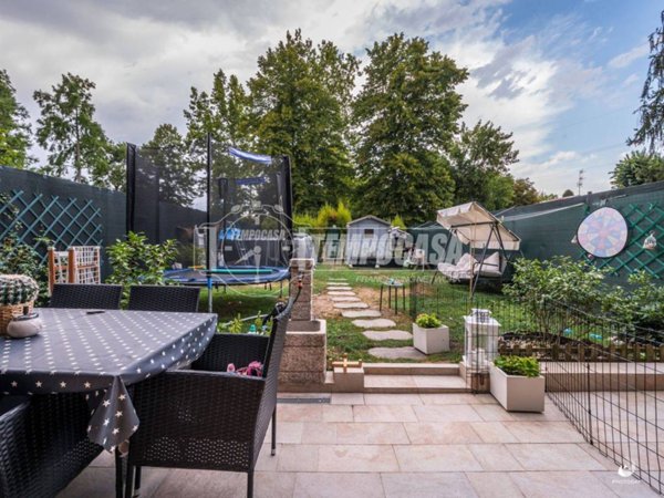 casa indipendente in vendita a Modena in zona San Damaso