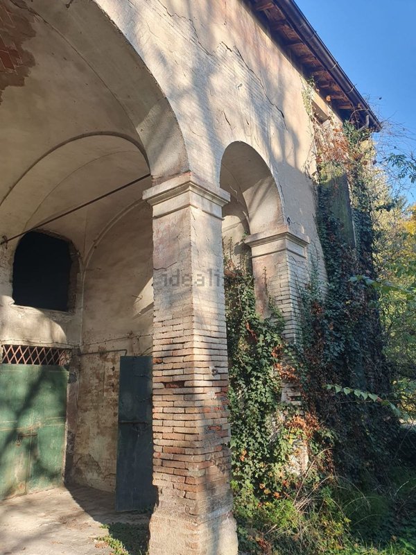 pentavano in vendita a Modena in zona Centro Storico