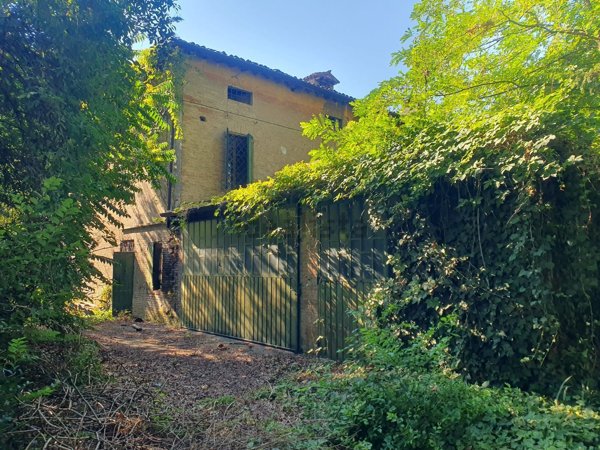casale in vendita a Modena