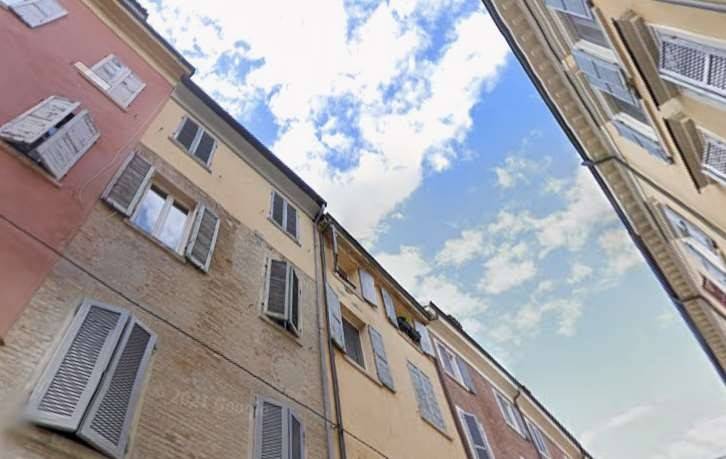 appartamento in vendita a Modena in zona Centro Storico