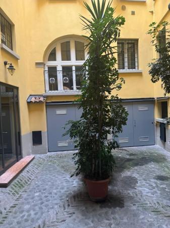 negozio in vendita a Modena in zona Centro Storico