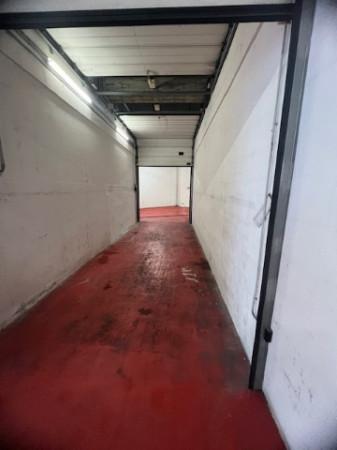 negozio in vendita a Modena in zona San Faustino