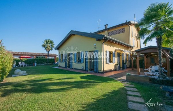 casa indipendente in vendita a Modena in zona Crocetta