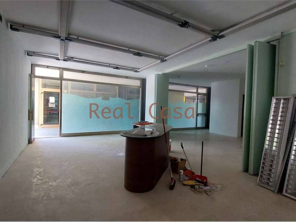 ufficio in vendita a Modena in zona San Faustino