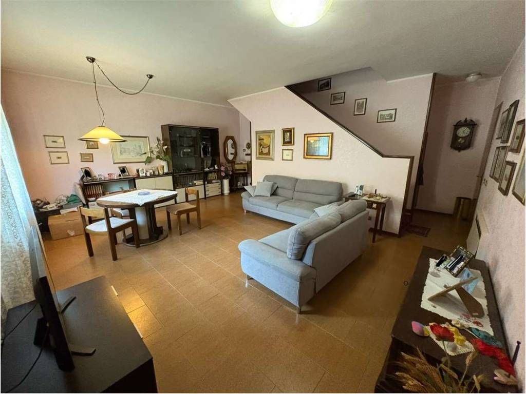 casa indipendente in vendita a Modena in zona Sant'Agnese