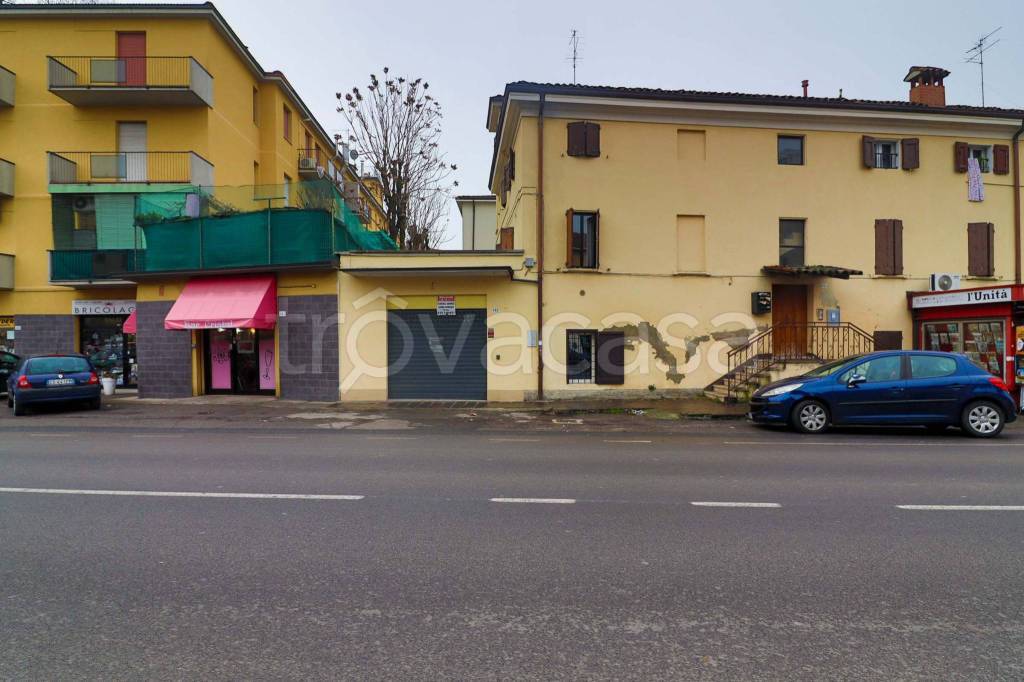 negozio in vendita a Modena in zona Sant'Agnese