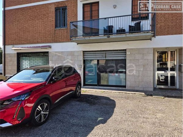 negozio in vendita a Modena in zona San Lazzaro / Modena Est