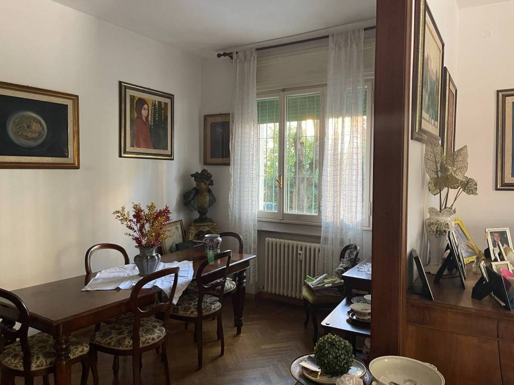 appartamento in vendita a Modena in zona Centro Storico