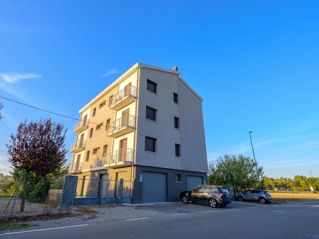 appartamento in vendita a Modena in zona San Lazzaro / Modena Est