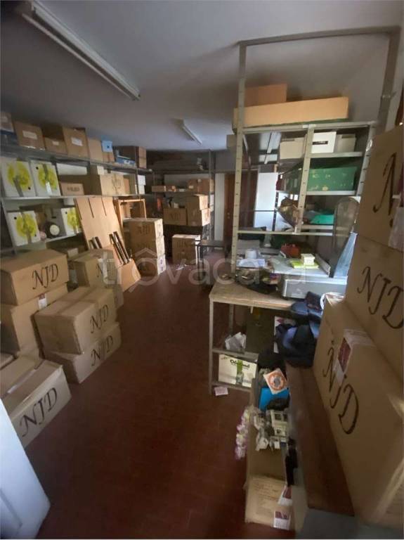 locale commerciale in vendita a Modena in zona Sant'Agnese