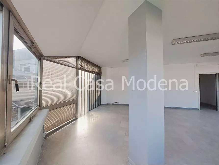 ufficio in vendita a Modena in zona San Faustino