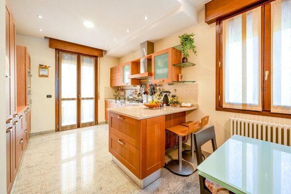 casa indipendente in vendita a Modena in zona Sant'Agnese