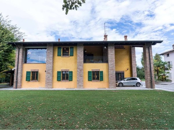 casa indipendente in vendita a Modena in zona Baggiovara