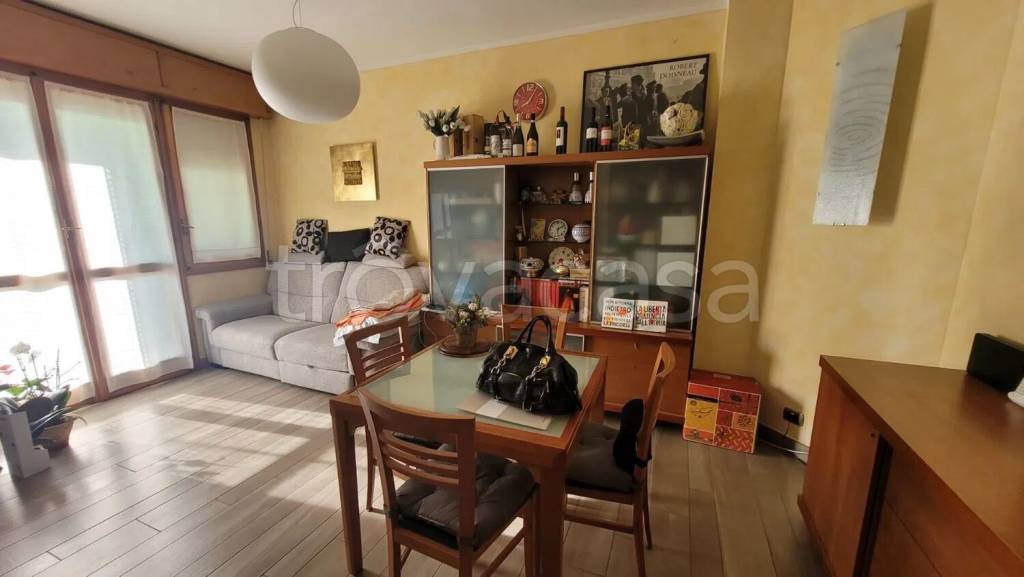 appartamento in vendita a Modena in zona Amendola