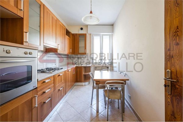 appartamento in vendita a Modena in zona Amendola