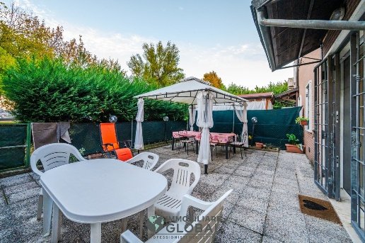 casa indipendente in vendita a Modena