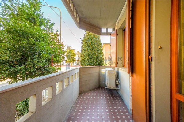 appartamento in vendita a Modena in zona Crocetta