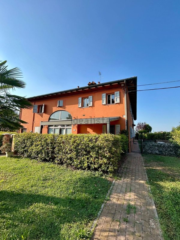 appartamento in vendita a Modena in zona San Lazzaro / Modena Est