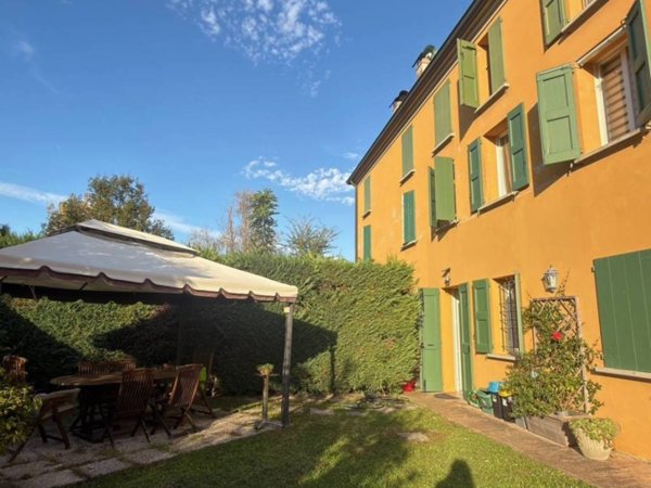 casa indipendente in vendita a Modena in zona Lesignana
