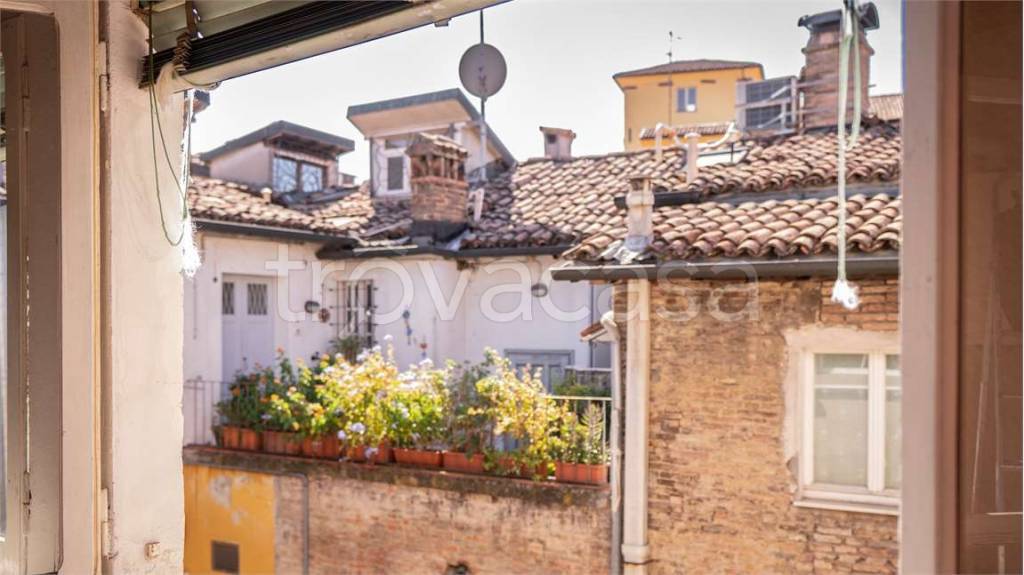 appartamento in vendita a Modena in zona Centro Storico