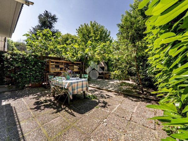 casa indipendente in vendita a Modena in zona Baggiovara